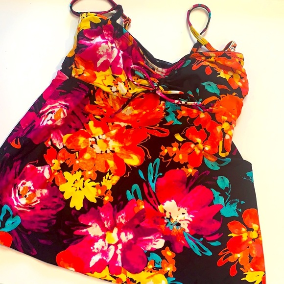 Tanking top. Straps are removable size Large - Picture 1 of 6